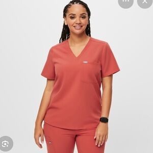 Figs Catrina One Pocket Scrub Top in Clay